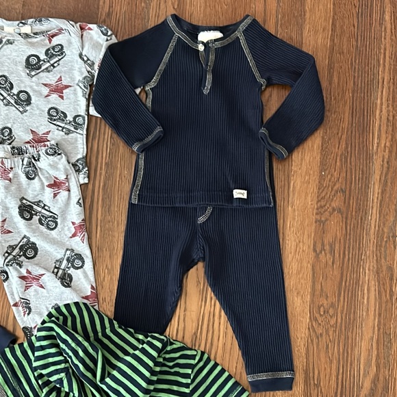 Lot of 5 Baby Boy Pajamas Designer 6-12 Months EUC - Picture 5 of 12